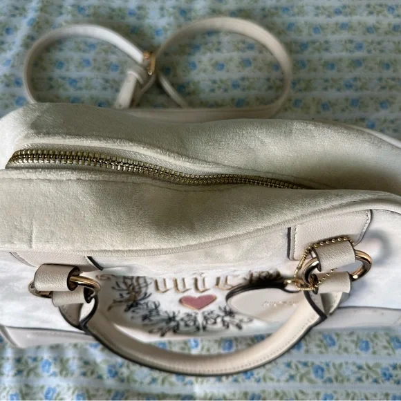 Juicy Couture Satchel in Cream with Heart Charm - Picture 4 of 8